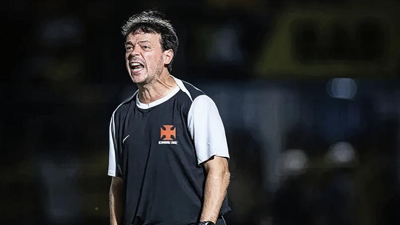 Diniz afirma aprendizado após nova derrota do Vasco