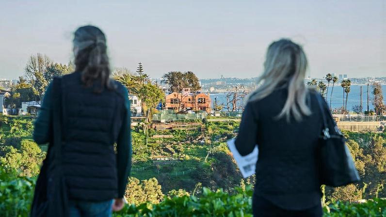 Memorial do Palisades Fire ergue-se das cinzas