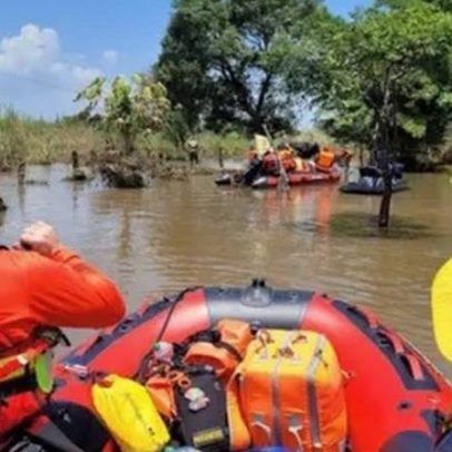 Equipes de Londres ajudam no resgate em Moçambique durante inundações