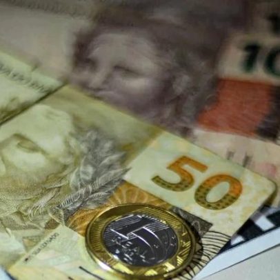 Salário mínimo de R$ 1.621 começa a ser pago nesta segunda