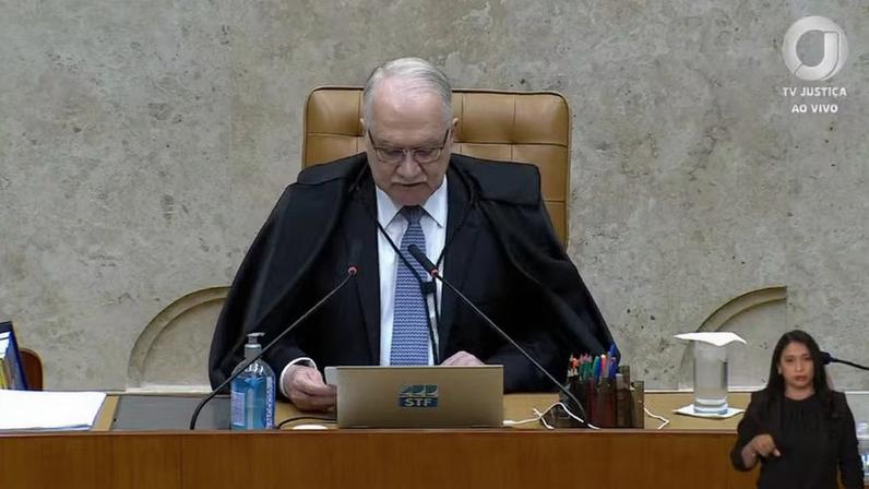 O presidente do STF, Edson Fachin, abre a última sessão da Corte em 2025 — Foto: TV Justiça/Reprodução
