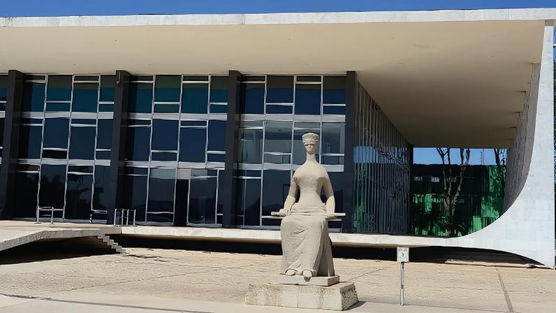 STF mantém suspensão de penduricalhos e reúne ações para julgamento em março