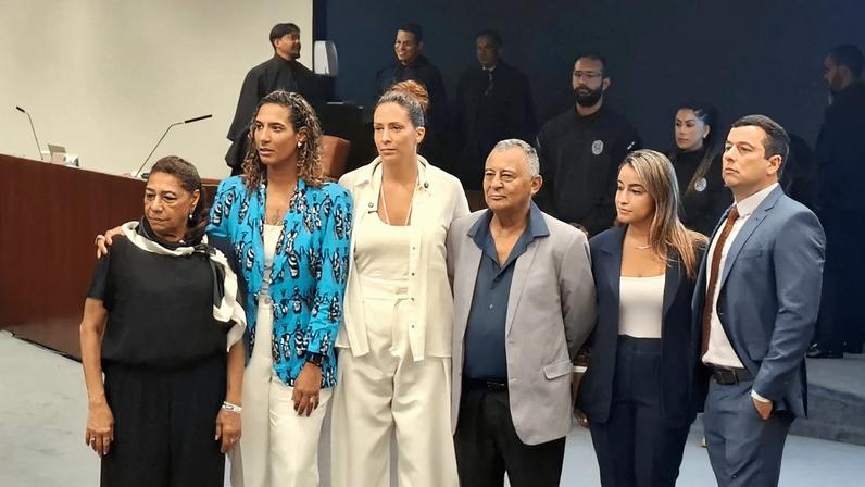 Familiares de Marielle Franco antes de audiência no STF
