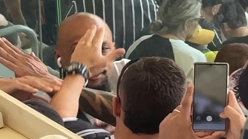 Felipe Melo nas tribunas de imprensa do Mané Garrincha, em Brasília. (Foto: Divulgação/ Lance!)