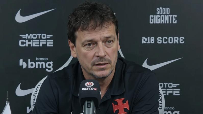 Fernando Diniz em entrevista coletiva após Madureira x Vasco (Foto: Reprodução/VascoTV)