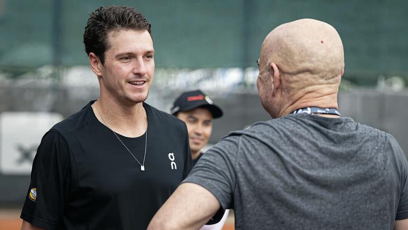 Agassi aconselha Fonseca a não viver sob expectativas alheias