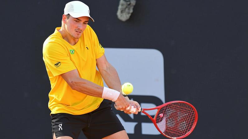 Fonseca inicia treinamentos nas quadras do Rio Open