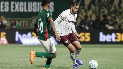 Jogador do Fluminense afirma ter avisado árbitro sobre saída de bola dupla
