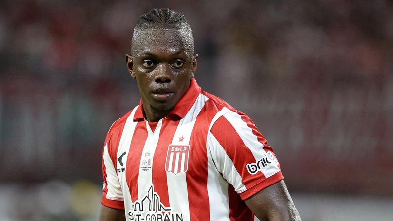 Cetré não assina com Athletico, reprova no Boca e gera polêmica na Argentina