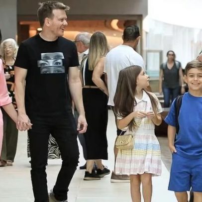 Michel Teló e Thais Fersoza passeiam com os filhos em shopping no Rio