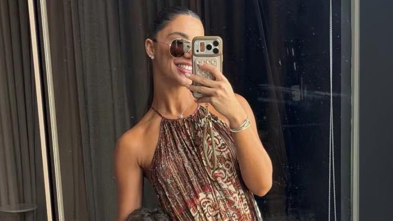 Gabriela Versiani posou com o enteado, filho de Murilo Huff com Marília