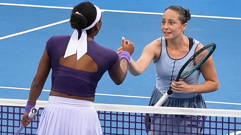 Gauff enfrenta estilo agressivo da adversária em Doha