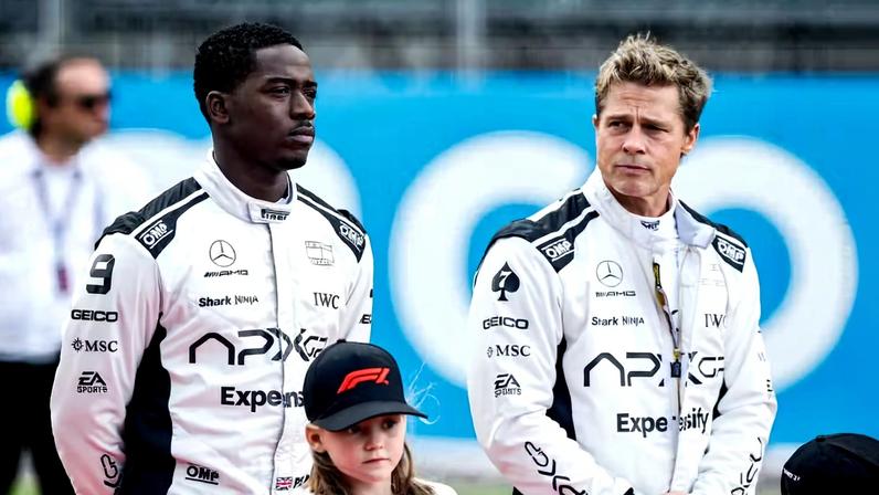 Damson Idris e Brad Pitt no GP da Inglaterra da F1 em 2023; atores interpretarão pilotos de corrida em filme — Foto: Gongora/NurPhoto via Getty Images