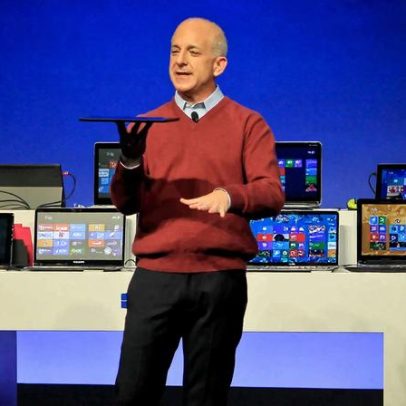 Ex-chefe do Windows 8 recrutou Epstein para negociar saída da Microsoft