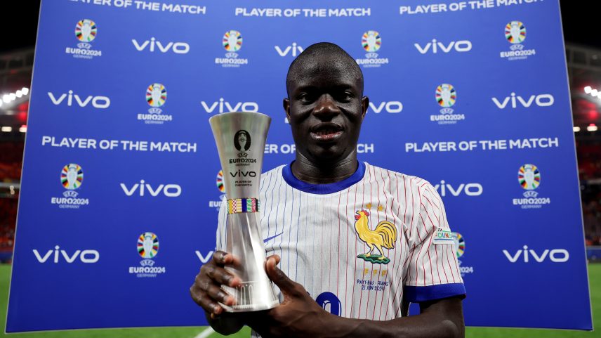 Fenerbahçe anuncia contratação de Kanté até 2028