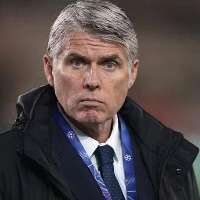 Chefe de arbitragem da UEFA critica intervenções microscópicas do VAR