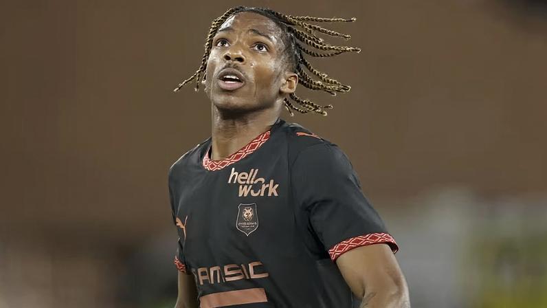 Campeão Mundial Francês critica gasto do Liverpool em promessa