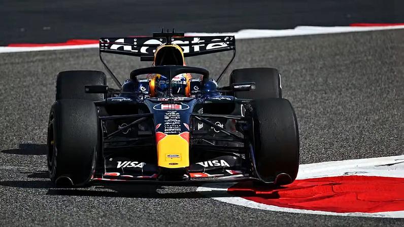 Max Verstappen - pré-temporada F1 2026 - Bahrein — Foto: Guido De Bortoli/LAT Images