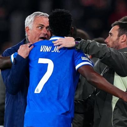 Mourinho não comenta declarações sobre caso Vini Jr; diz ser difícil para todos