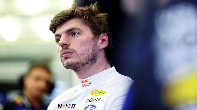 Max Verstappen na pré-temporada da F1 2026, no Bahrein — Foto: Mark Thompson/Getty Images