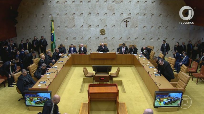 Ministro Edson Fachin (ao centro) preside sessão do Supremo Tribunal Federal — Foto: Jornal Nacional/ Reprodução