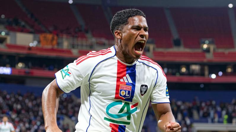 Endrick comemora o gol pelo Lyon nas oitavas da Copa da França — Foto: Divulgação