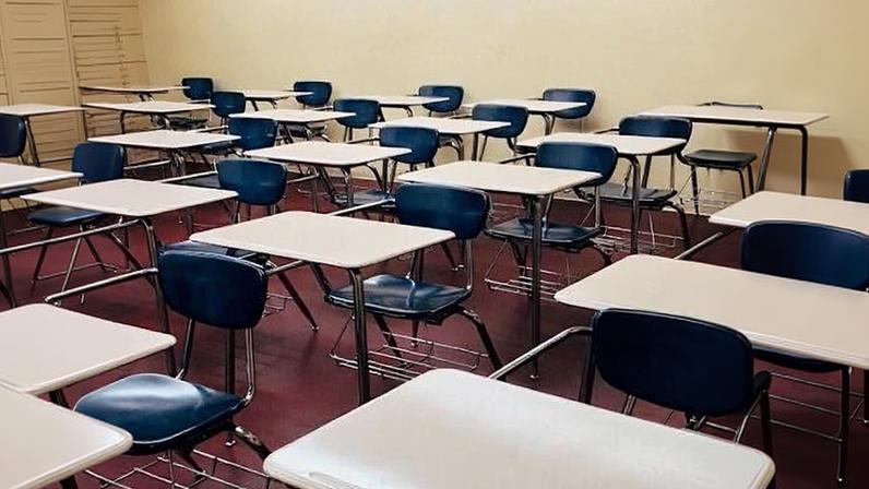 TJMG decidiu restabelecer os efeitos da decisão do TCE-MG, que havia suspendido o programa de escolas cívico-militares durante o ano letivo de 2026