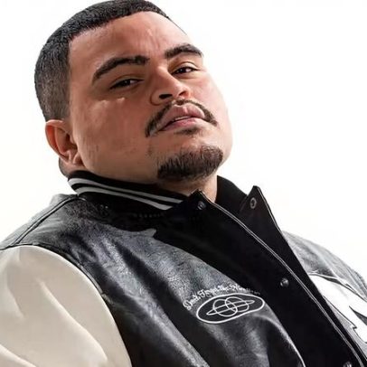 Guga Nandes anima Camarote Quem O Globo com hits do pagode