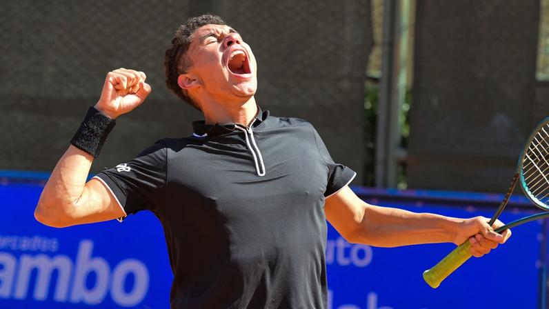 Gustavo Almeida conquista segundo título de duplas; Loureiro fica vice