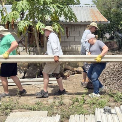 Construção de casas traz esperança para famílias