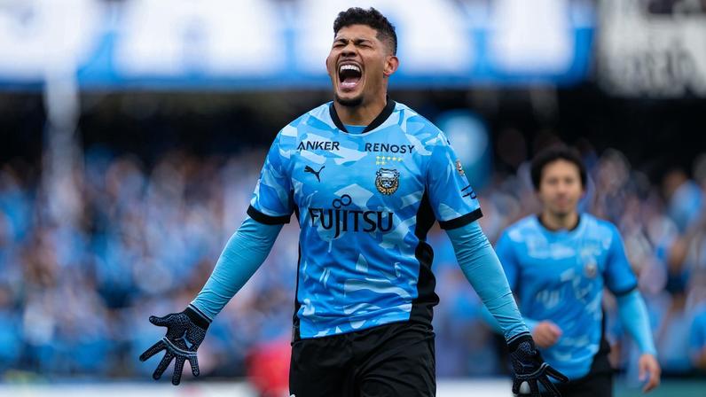 Erison faz hat-trick em 25 minutos e brinca sobre pedir comida