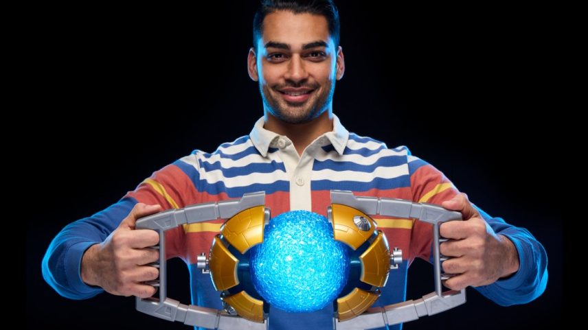 Frase "You got the touch. You got the power" ganha destaque na divulgação