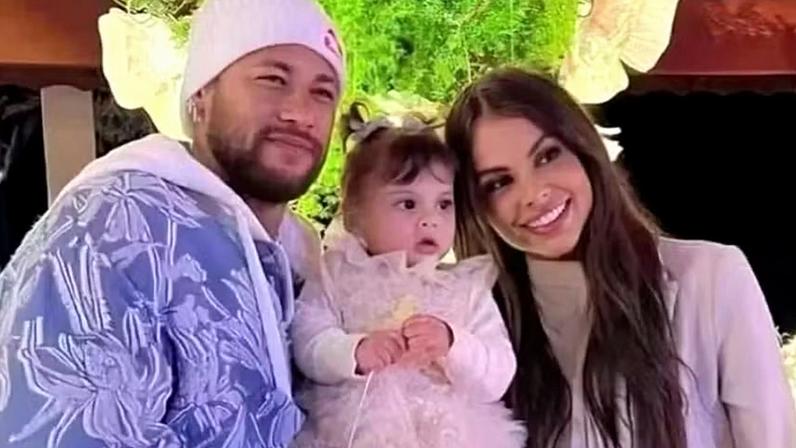 Amanda Kimberlly e Helena, sua filha com Neymar