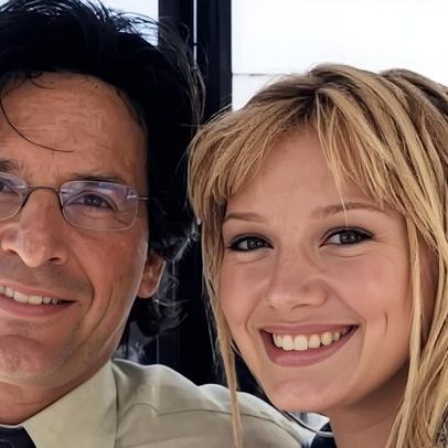 Hilary Duff comenta morte de Robert Carradine, seu pai na TV