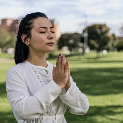 Sete benefícios da oração para a saúde mental e física