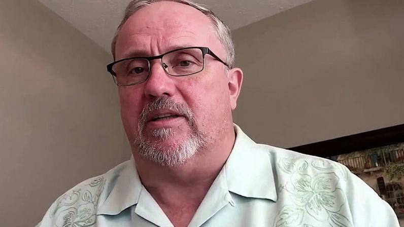 Ex-policial supera coma e testemunha encontro com Jesus após 34 anos de vício em álcool