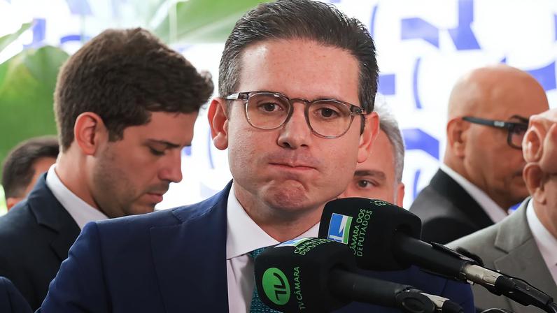 Presidente da Câmara, Hugo Motta, tenta reduzir pressão por parte do governo e da oposição na condução da pauta da Casa (Foto: Lula Marques/Agência Brasil)