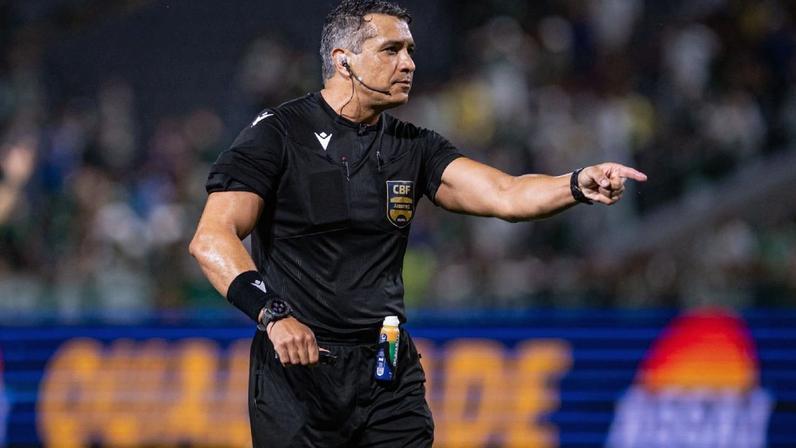 Tchoca volta ao Corinthians após negociação frustrada; Dorival o defende