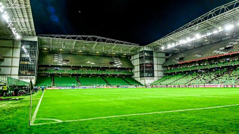 United afirma que caso de racismo são minúsculos perto dos torcedores que vão aos jogos