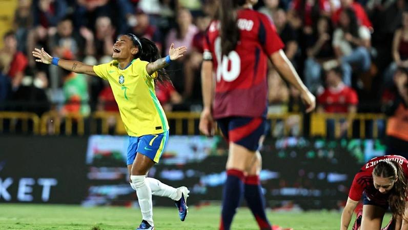 Seleção feminina vence Costa Rica e estreia série de amistosos com triunfo