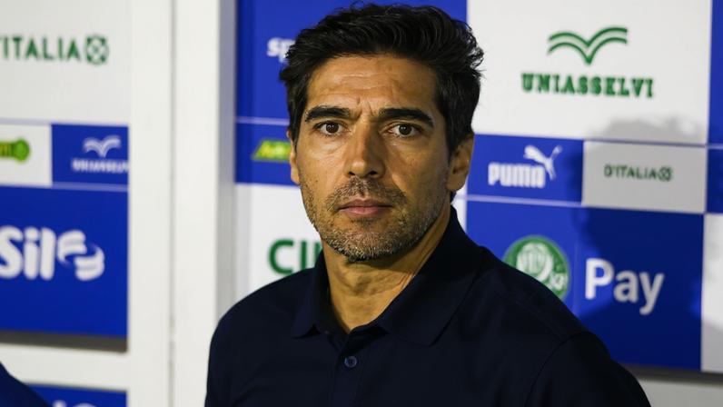 Abel dá resposta direta e cita São Paulo em discussão sobre Flamengo e Palmeiras