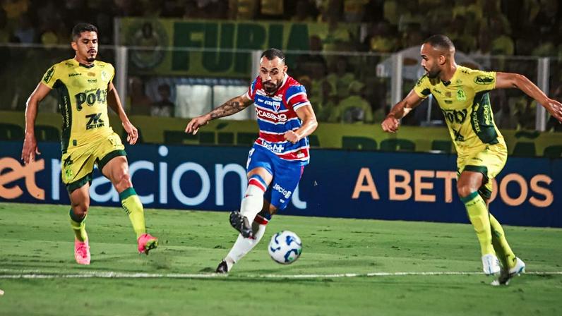 Santos avança na contratação do atacante Moisés, do Fortaleza