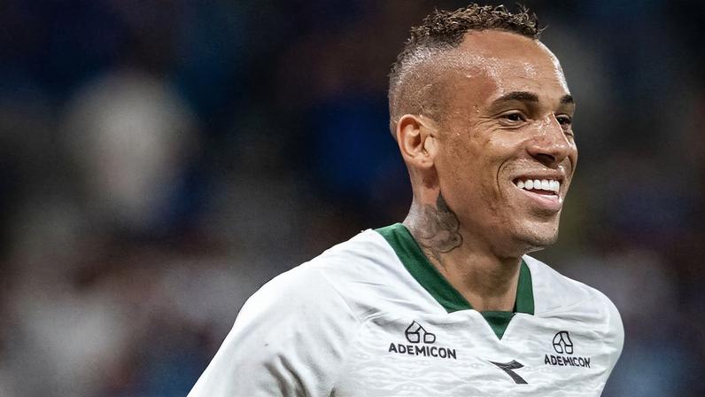 Coritiba vence no Mineirão com Breno Lopes; Cruzeiro vira e fica na lanterna