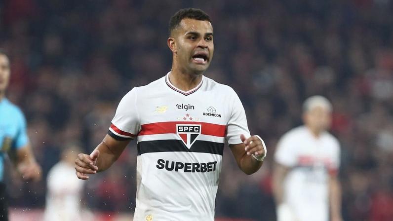 Cristiano Ronaldo mantém greve e recebe recado firme da Liga Saudita