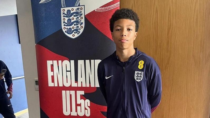 Filho de Thiago Silva é convocado pela Inglaterra sub-15 para amistosos