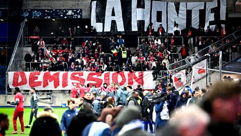 United vence Tottenham pela 4ª vez consecutiva com Carrick