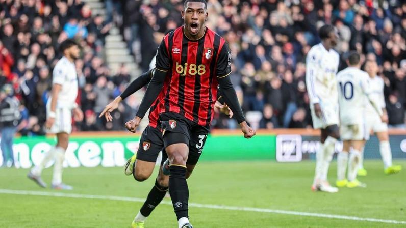 Técnico do Bournemouth elogia Rayan após seu primeiro gol na Premier League