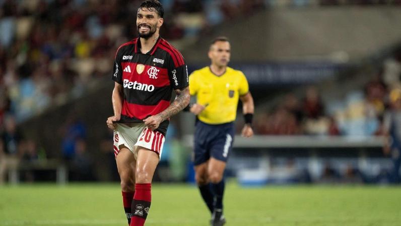 Filipe Luís aponta ansiedade de Paquetá e dificuldade de deixar a Premier League pelo Flamengo