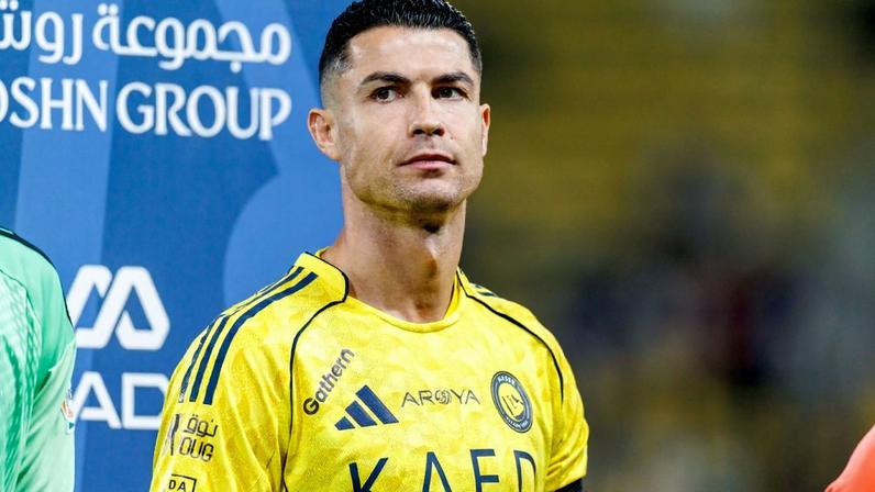 Cristiano Ronaldo encerra greve e anuncia retorno ao Al Nassr