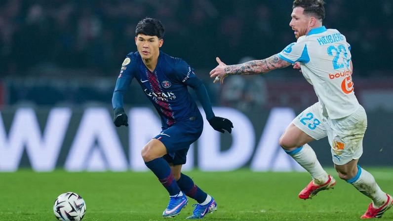 Joia que trocou Barcelona pelo PSG cita diferença de Flick e Luis Enrique